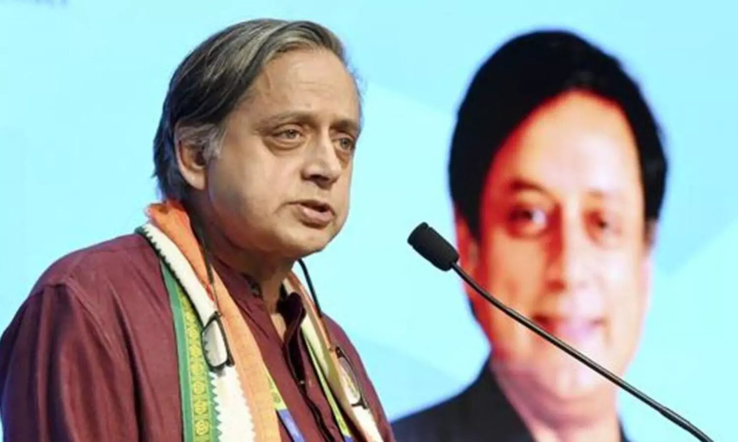 ആദ്യം പ്രാധാന്യം നല്‍കേണ്ടത് രാജ്യത്തിന്, പിന്നീടാണ് പാര്‍ട്ടി; ചില സാഹചര്യങ്ങളില്‍ മറ്റ് പാര്‍ട്ടികളുമായി സഹകരിക്കേണ്ടിവരുമെന്നും ശശി തരൂർ