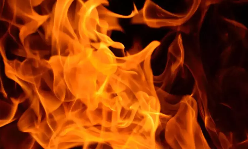 റിഫൈനറി തീപിടിത്തം; പ്രതിസന്ധിയിൽ അയ്യൻകുഴി നിവാസികൾ റിഫൈനറി തീപിടിത്തം; പ്രതിസന്ധിയിൽ അയ്യൻകുഴി നിവാസികൾ