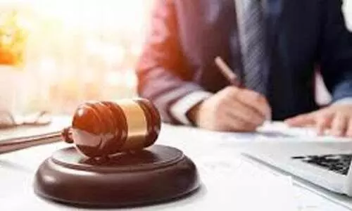 25 വ​ർ​ഷം ജോ​ലി​ ചെ​യ്ത ജീ​വ​ന​ക്കാ​ര​ന് ന​ഷ്ട​പ​രി​ഹാ​ര​ത്തി​ന്​ വി​ധി