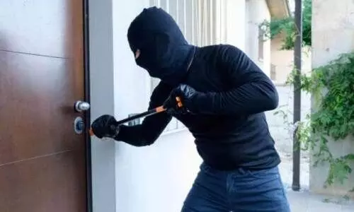 അ​ട​ച്ചി​ട്ട വീ​ട്ടി​ൽ ക​വ​ർ​ച്ച; അ​ഞ്ച്​ പ്ര​തി​ക​ൾ​ക്ക്​ ത​ട​വു​ ശി​ക്ഷ