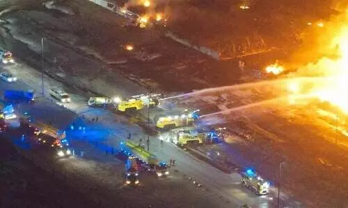 റാ​ക് നി​ര്‍മാ​ണ​ശാ​ല​യി​ൽ തീ​പി​ടി​ത്തം; നി​യ​ന്ത്ര​ണ​വി​ധേ​യ​മാ​ ക്കി​യ​തി​ല്‍ ആ​ശ്വാ​സം