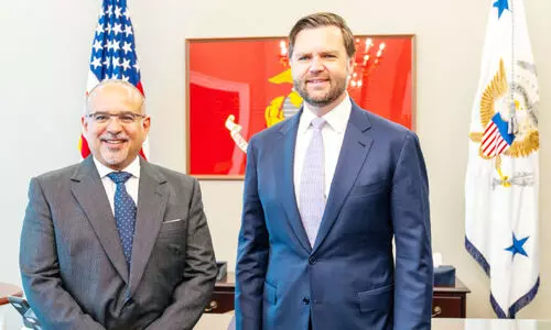 ബ​ഹ്‌​റൈ​ൻ കി​രീ​ടാ​വ​കാ​ശി​ യു.​എ​സ് വൈ​സ് പ്ര​സി​ഡ​ന്‍റു​മാ​യി കൂ​ടി​ക്കാ​ഴ്ച ന​ട​ത്തി