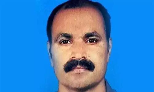 ചെങ്കടലിലെ ആക്രമണത്തിൽ കാണാതായ മലയാളി കപ്പൽ ജീവനക്കാരൻ യെമനിൽ നിന്ന് ഭാര്യയെ വിളിച്ചു