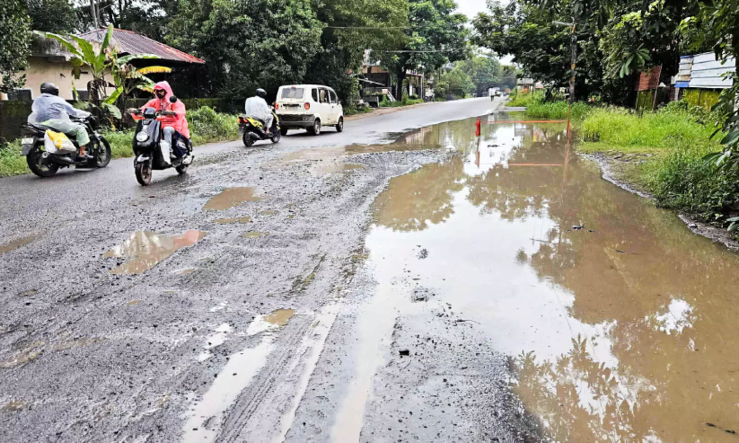 ദേശീയപാതയുടെ ശോച്യാവസ്ഥ; കൊടുങ്ങല്ലൂർ-ഗുരുവായൂർ റൂട്ടിൽ നാളെ മുതൽ സ്വകാര്യ ബസ് സമരം