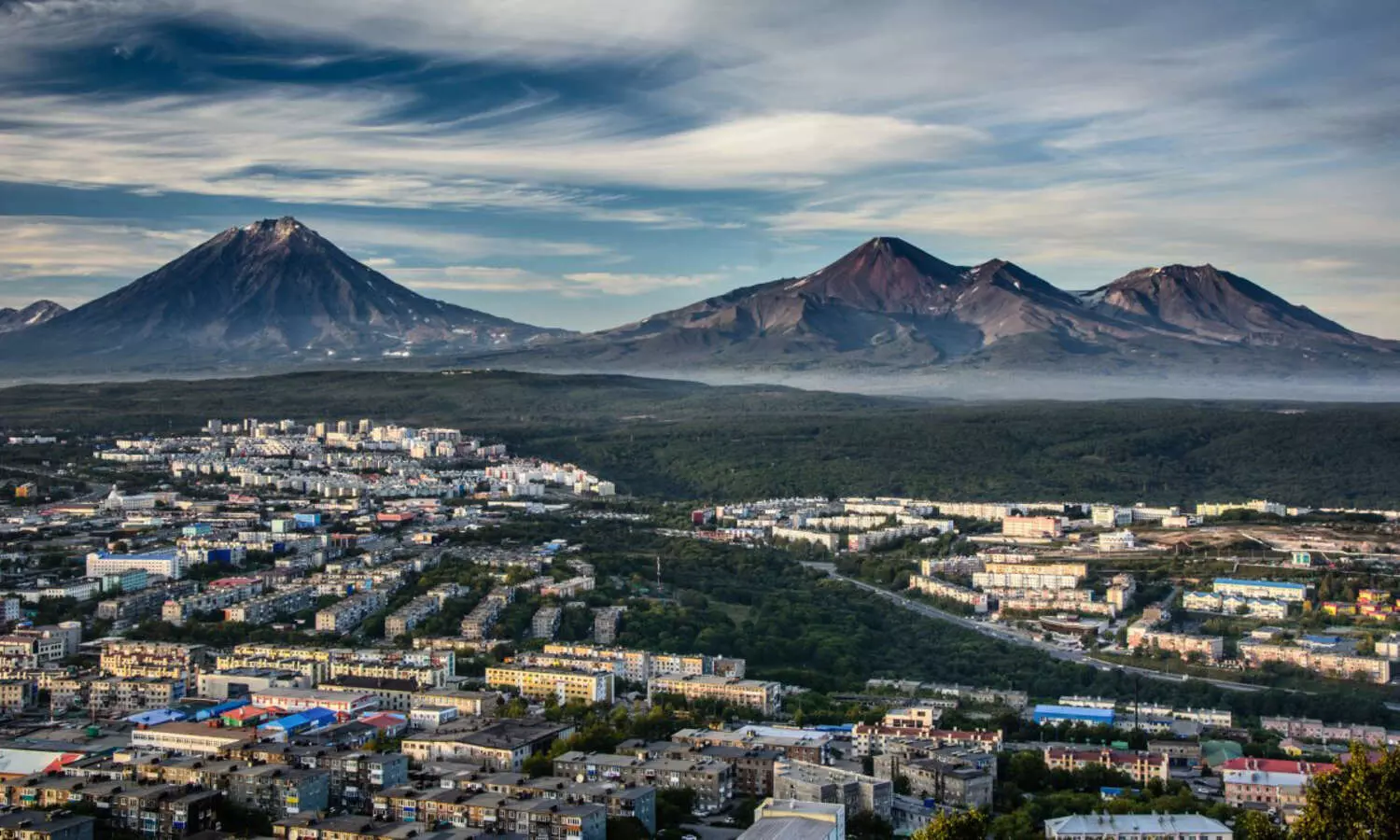 റഷ്യയുടെ കിഴക്കൻ തീരത്ത് 7.4 തീവ്രതയുള്ള ഭൂചലന പരമ്പര;  പസഫിക് തീരങ്ങളിൽ സൂനാമി മുന്നറിയിപ്പ്