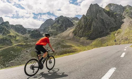 സു​ര​ക്ഷി​ത​മാ​യ സൈ​ക്ലി​ങ്ങി​ന് നി​ർ​ദേ​ശ​ങ്ങ​ളു​മാ​യി ട്രാ​ഫി​ക് വ​കു​പ്പ്