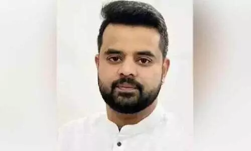 പ്ര​ജ്വ​ൽ രേ​വ​ണ്ണ​ക്കെ​തി​രാ​യ ബ​ലാ​ത്സം​ഗ കേ​സി​ൽ വി​ധി പ​റ​യു​ന്ന​ത് മാ​റ്റി