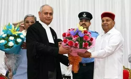 വി​ഭു ബ​ക്രു ക​ർ​ണാ​ട​ക ഹൈ​കോ​ട​തി ചീ​ഫ് ജ​സ്റ്റി​സാ​യി ചു​മ​ത​ല​യേ​റ്റു