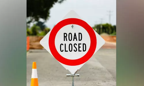 ഗ​താ​ഗ​തം വ​ഴി​തി​രി​ച്ചു​വി​ട്ടു