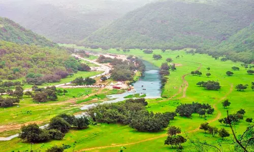 ഖ​രീ​ഫ്: വി​നോ​ദ​സ​ഞ്ചാ​ര കേ​ന്ദ്ര​ങ്ങ​ൾ സം​ര​ക്ഷി​ക്കാ​നു​ള്ള ശ്ര​മം ഊ​ർ​ജി​തം