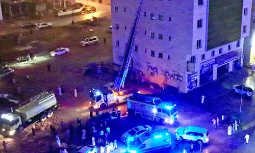 സലാലയിൽ താമസ കെട്ടിടത്തിൽ തീപിടിത്തം സലാലയിൽ താമസ കെട്ടിടത്തിൽ തീപിടിത്തം