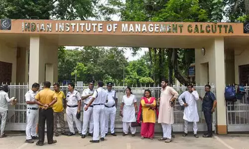 ഐ.ഐ.എം കൽക്കത്ത ബലാത്സംഗ കേസിൽ വഴിത്തിരിവ്: പെൺകുട്ടി സഹകരിച്ചില്ലെന്ന് കാണിച്ച് പ്രതിക്ക് ജാമ്യം നൽകി