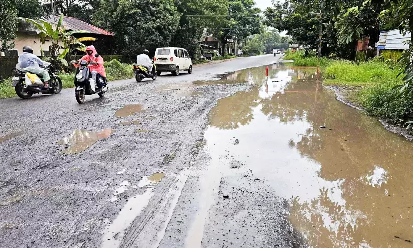 ദേശീയപാതയുടെ ശോച്യാവസ്ഥ; കൊടുങ്ങല്ലൂർ-ഗുരുവായൂർ റൂട്ടിൽ നാളെ മുതൽ സ്വകാര്യ ബസ് സമരം