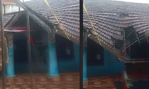 ആലപ്പുഴയിൽ സ്കൂൾ കെട്ടിടത്തിന്‍റെ മേൽക്കൂര തകർന്നു വീണു; പൊളിഞ്ഞത് ഉപയോഗിക്കാത്ത കെട്ടിടമെന്ന് പ്രധാനാധ്യാപകൻ, മൂന്ന് ദിവസം മുമ്പ് വരെ ക്ലാസ് ഉണ്ടായിരുന്നുവെന്ന് കുട്ടികൾ