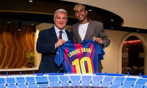 മെസ്സി, ക്രിസ്റ്റ്യാനോ, നെയ്മർ...; സ്വപ്ന ടീമിനെ തെരഞ്ഞെടുത്ത് ബാഴ്സ യുവതാരം യമാൽ