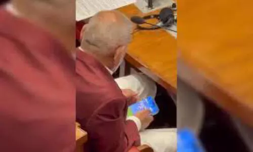 സഭയിൽ ഓൺലൈൻ റമ്മികളിച്ച്​​ മഹാരാഷ്ട്ര മന്ത്രി