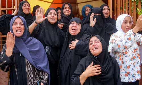 ‘‘മോളേ, നിന്നെയൂട്ടാൻ ഒന്നുമില്ലായിരുന്നു’’ -കണ്ണീരൊടുങ്ങാതെ ഗസ്സയിൽ പട്ടിണി മൂലം മരിച്ച ബാലികയുടെ ഉമ്മ ‘‘മോളേ, നിന്നെയൂട്ടാൻ ഒന്നുമില്ലായിരുന്നു’’ -കണ്ണീരൊടുങ്ങാതെ ഗസ്സയിൽ പട്ടിണി മൂലം മരിച്ച ബാലികയുടെ ഉമ്മ