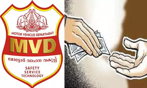 ‘വിജിലൻസ് റെയ്ഡുണ്ടാകുമെന്ന് എല്ലാം ആർ.ടി.ഒ ഓഫിസുകളിലും അറിഞ്ഞിരുന്നു..നിലമ്പൂർ ആർ.ടി.ഒ ഓഫിസിൽ ഇത്രയും സൂക്ഷ്മതയില്ലാത്ത ക്ലർക്കുമാരാണെങ്കിൽ എന്ത് ചെയ്യാനാണ്; വിജിലൻസ് പരിശോധന വിവരം ചോർന്നു