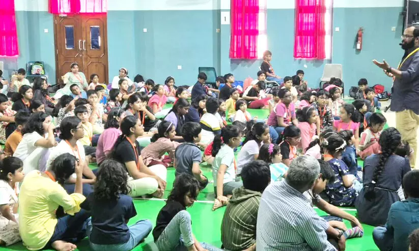 സ​ർ​ഗ​വാ​സ​ന​ക​ളു​മാ​യി അ​വ​ർ കൂ​ട​ണ​ഞ്ഞു; വേ​ന​ൽ​തു​മ്പി​ക​ൾ ക്യാ​മ്പി​ന് സ​മാ​പ​നം