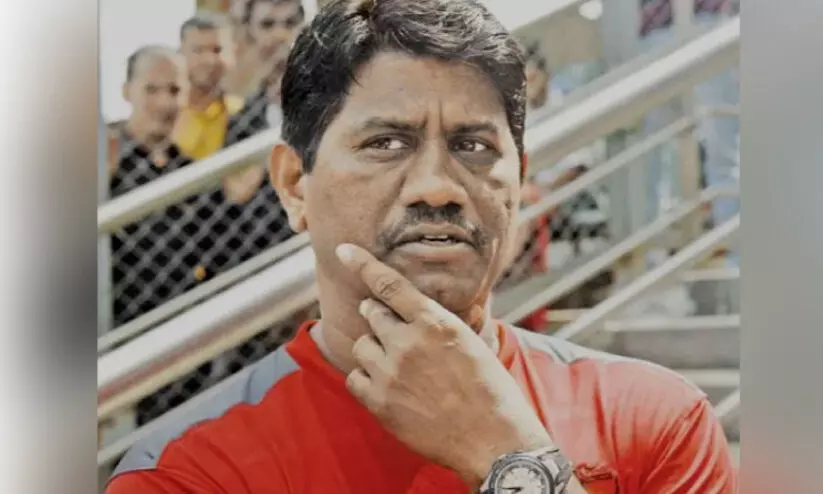 സു​ല​ക്ഷ​ൻ കു​ൽ​ക്ക​ർ​ണി ഒ​മാ​ൻ ക്രി​ക്ക​റ്റ് ടീം ​സ​ഹ​പ​രി​ശീ​ല​ക​ൻ