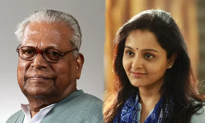 സ്ത്രീ സുരക്ഷക്ക് വേണ്ടിയുള്ള വി.എസിന്റെ നിലപാടുകൾ കാലത്തിന്റെ ആവശ്യകത, പേരിനെ ശരിയടയാളമാക്കിയ നേതാവ് -മഞ്ജു വാര്യർ സ്ത്രീ സുരക്ഷക്ക് വേണ്ടിയുള്ള വി.എസിന്റെ നിലപാടുകൾ കാലത്തിന്റെ ആവശ്യകത, പേരിനെ ശരിയടയാളമാക്കിയ നേതാവ് -മഞ്ജു വാര്യർ