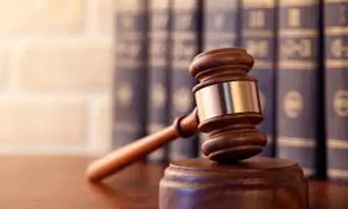 പി​രി​ച്ചെ​ടു​ത്ത പ​ണം ക​മ്പ​നി​ക്ക്​ ന​ൽ​കി​യി​ല്ല; തി​രി​ച്ച​ട​ക്ക​ണ​മെ​ന്ന്​ കോ​ട​തി​വി​ധി