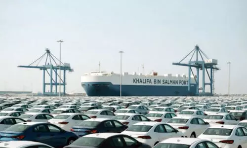 ഇ​റ​ക്കു​മ​തി​യി​ൽ ഓ​ളം തീ​ർ​ത്ത് കാ​ർ വി​പ​ണി