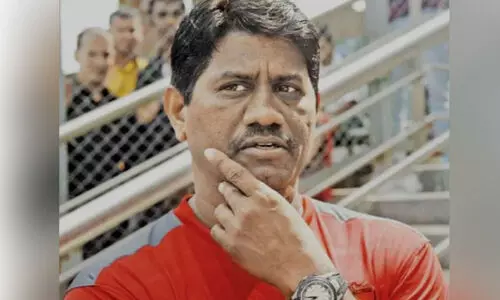 സു​ല​ക്ഷ​ൻ കു​ൽ​ക്ക​ർ​ണി ഒ​മാ​ൻ ക്രി​ക്ക​റ്റ് ടീം ​സ​ഹ​പ​രി​ശീ​ല​ക​ൻ