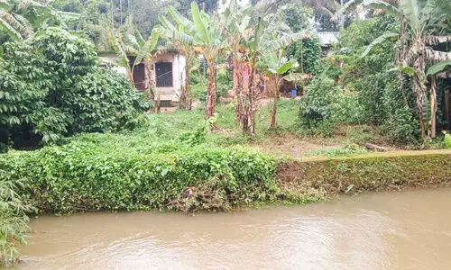 വെ​ള്ള​പ്പൊ​ക്ക ഭീ​ഷ​ണി​യി​ൽ ത​യ്യി​ൽ ഉ​ന്ന​തി​ക്കാ​ർ
