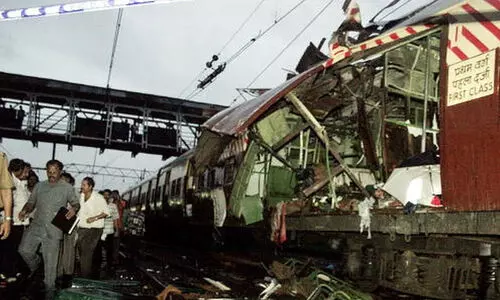 189 പേർ കൊല്ലപ്പെട്ട മുംബൈ ട്രെയിൻ സ്ഫോടന പരമ്പര: വധശിക്ഷക്ക് വിധിച്ചവരടക്കം12 പ്രതികളെയും വെറുതെ വിട്ടു