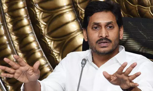 മുൻമുഖ്യമന്ത്രി ജഗൻമോഹൻ റെഡ്ഡി മാസം 50 മുതൽ 60 കോടി വരെ കൈക്കൂലി വാങ്ങിയിരുന്നതായി ആന്ധ്രാ പൊലീസിന്റെ കുറ്റപത്രം