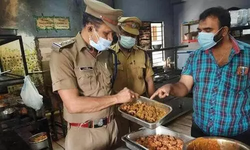 ഭ​ക്ഷ‍ണ​ശാ​ല​ക​ളി​ൽ പ​രി​ശോ​ധ​ന; ആ​റ് മാ​സ​ത്തി​നി​ടെ പി​ഴ ഇ​ടാ​ക്കി​യ​ത് 16.39 ല​ക്ഷം രൂ​പ