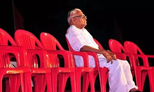 ‘കാൽപാദം തുളഞ്ഞ് ബയണറ്റ് അപ്പുറം കയറി, ചോര ഭിത്തിയിലേക്ക് ചീറ്റിത്തെറിച്ചു’; വി.എസ് പുന്നപ്ര^വയലാർ സമരത്തിന്‍റെ വാരിക്കുന്തമേന്തിയ പോരാളി...