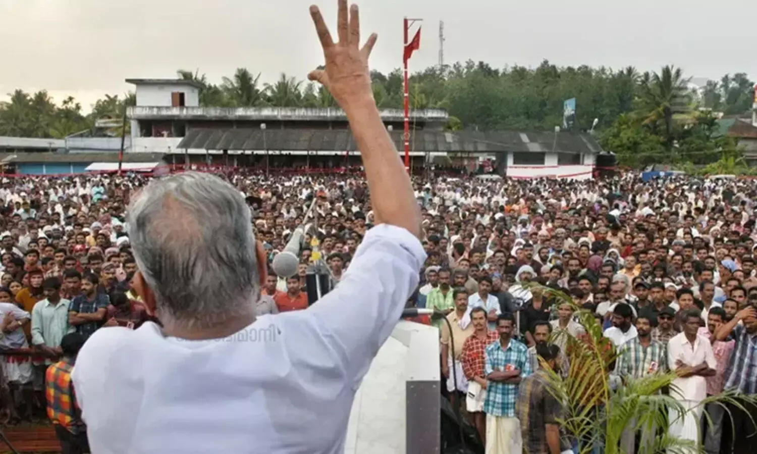 വി.​എ​സ് നേ​താ​വ് മാ​ത്ര​മ​ല്ല, ഒ​രു ച​രി​ത്രം കൂ​ടി​യാ​ണ്!