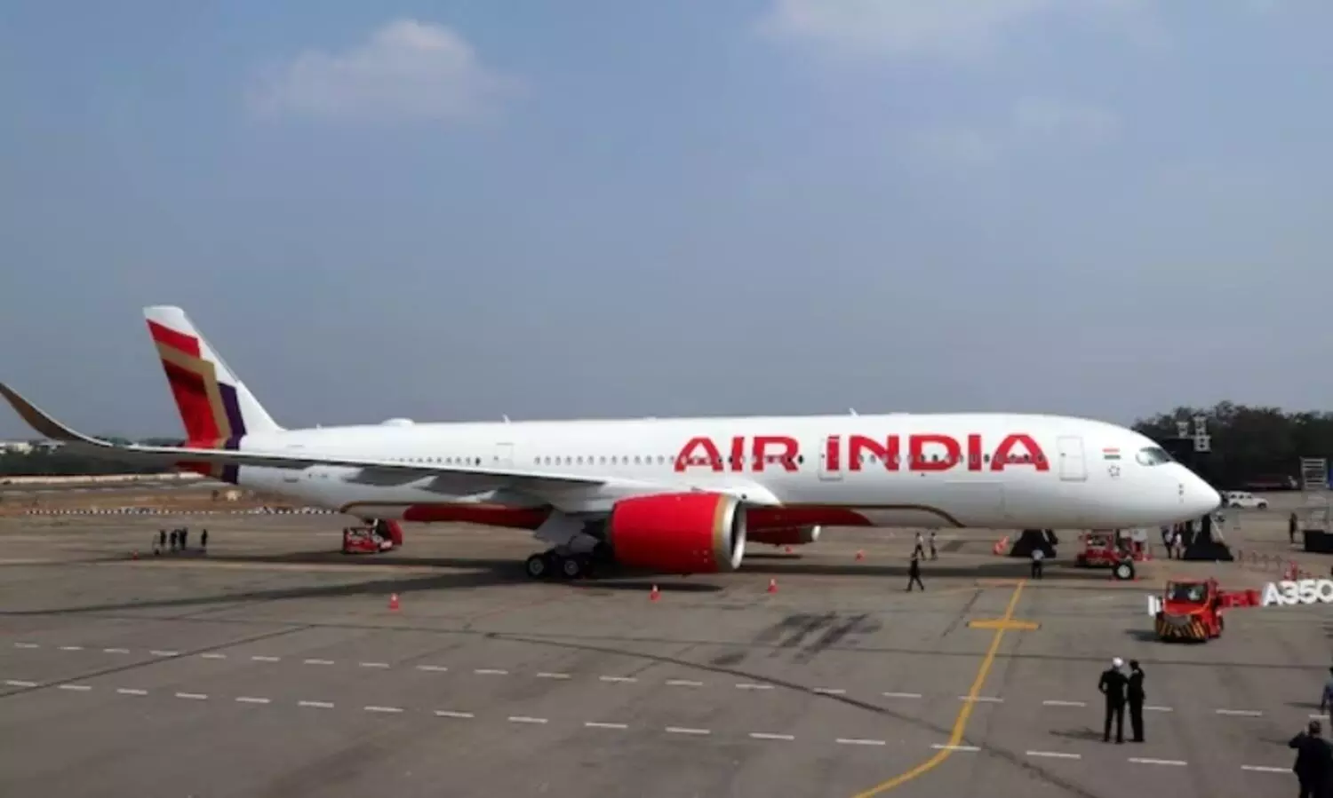 ലാൻഡിങ്ങിനു പിന്നാലെ എയർ ഇന്ത്യ വിമാനത്തിന് തീപിടിത്തം; യാത്രക്കാർ സുരക്ഷിതരെന്ന് അധികൃതർ