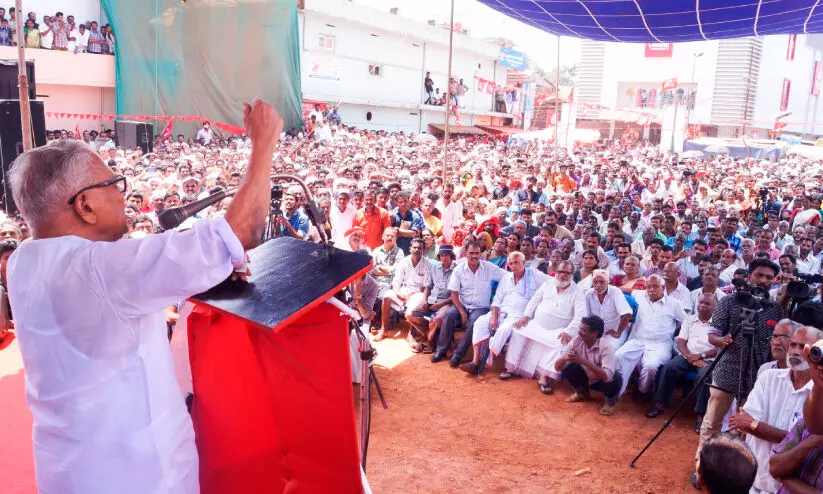 വി.എസ് പറഞ്ഞു: വന്നത് ആയുധങ്ങൾ കാണാനല്ല, ആദിവാസികളെ കൊന്ന മുത്തങ്ങ കാണാൻ