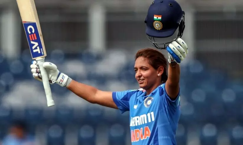 ഹർമൻപ്രീതിന് സെഞ്ച്വറി; ഇംഗ്ലണ്ടിന് മുന്നിൽ 319 റൺസ് വിജയലക്ഷ്യമുയർത്തി ഇന്ത്യ ഹർമൻപ്രീതിന് സെഞ്ച്വറി; ഇംഗ്ലണ്ടിന് മുന്നിൽ 319 റൺസ് വിജയലക്ഷ്യമുയർത്തി ഇന്ത്യ