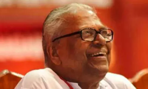 സമരനൂറ്റാണ്ട്...  ജ​ന​കീ​യ ക​മ്യൂണി​സ്റ്റ് നേ​താ​വും മു​ൻ മു​ഖ്യ​മ​ന്ത്രി​യു​മാ​യ വി.​എ​സ്. അ​ച്യു​താ​ന​ന്ദ​ൻ വി​ട​വാ​ങ്ങി​യ​ത് 102ാം വ​യ​സ്സിൽ