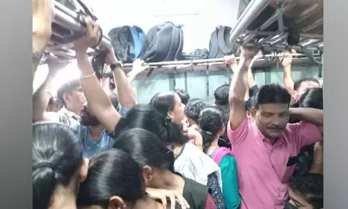 സൂചി കുത്താൻ ഇടമില്ലാതെ കണ്ണൂർ-മംഗളൂരു പാസഞ്ചർ