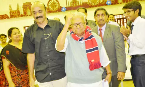 പവിഴദ്വീപിലുദിച്ച ചെന്താരകം