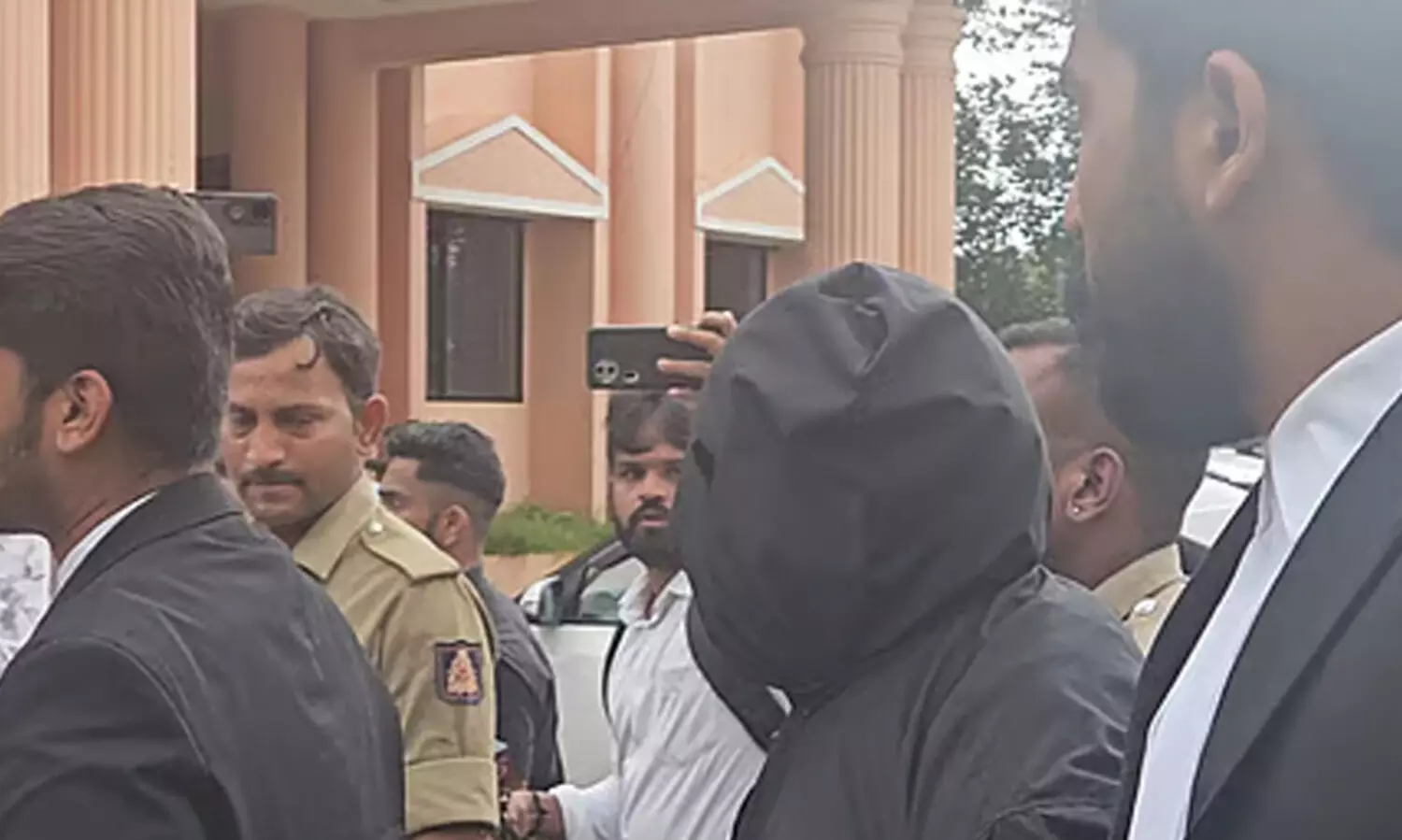 ധ​ർ​മ​സ്ഥ​ല ബലാത്സംഗം: സ​ർ​ക്കാ​ർ തീ​രു​മാ​നം സ്വാഗതം ചെയ്ത് ധ​ർ​മ​സ്ഥ​ല ക്ഷേ​ത്ര വ​ക്താ​വ്