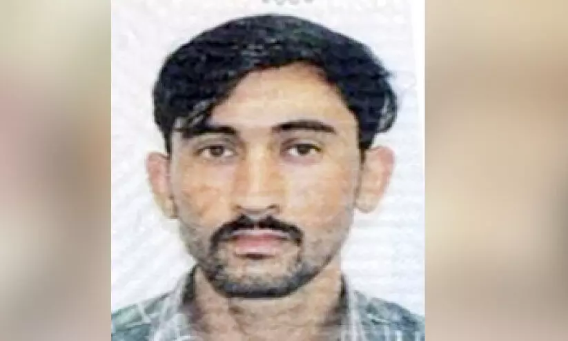 ക​ശ്മീ​രി യു​വാ​വ്​ ക​ട​ൽ​ത്തീ​ര​ത്ത് മ​രി​ച്ച നി​ല​യി​ൽ