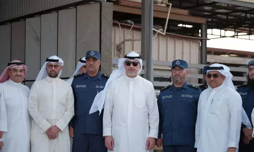 ച​ട്ട​ങ്ങ​ൾ പാ​ലി​ക്കാ​ത്ത യൂ​നി​റ്റു​ക​ൾ അ​ട​ച്ചു​പൂ​ട്ടി അം​ങ്കാ​ര സ്ക്രാ​പ് യാ​ർ​ഡി​ൽ മ​ന്ത്രി​യു​ടെ പ​രി​ശോ​ധ​ന