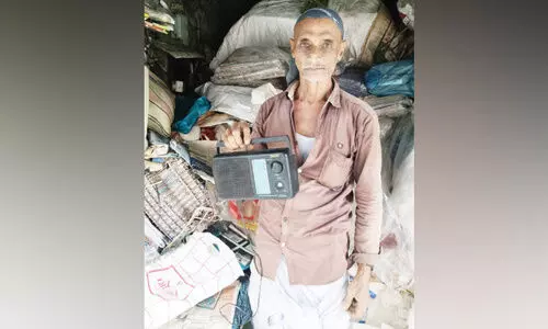 ഇ​ന്ന് ​ദേ​ശീ​യ പ്ര​ക്ഷേ​പ​ണ ദി​നം; ​അ​ബ്ദു​ൽ ജ​ബ്ബാ​റി​ന് റേ​ഡി​യോ ഇ​ല്ലാ​തൊ​രു ജീ​വി​ത​മി​ല്ല