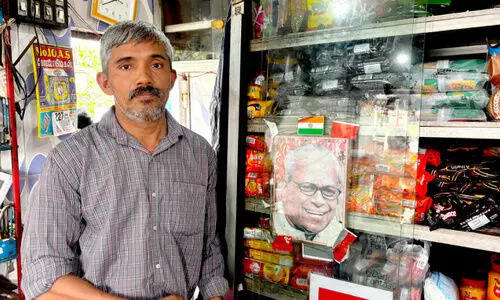 പ്രിയ സഖാവിനെ കാണാൻ മിൽമ പ്രഭയും ആലപ്പുഴയിലേക്ക് പ്രിയ സഖാവിനെ കാണാൻ മിൽമ പ്രഭയും ആലപ്പുഴയിലേക്ക്