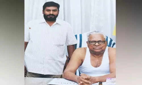 വേർപാടിൽ വേദനിച്ച് വി.എസിന്റെ ‘സാരഥി’