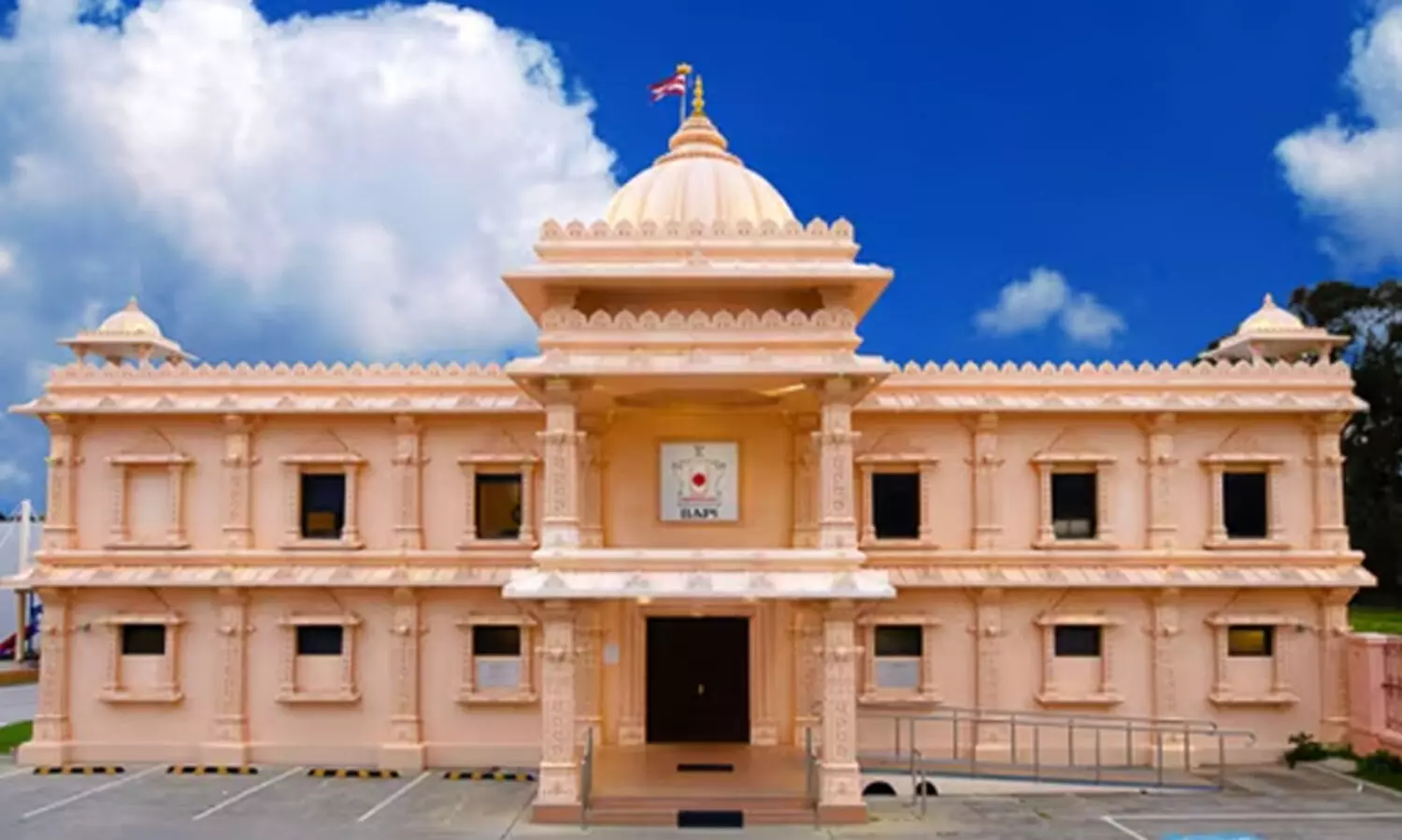 വംശീയാധിക്ഷേപ വാക്കുകൾ പെയിന്‍റ് ചെയ്ത് വികൃതമാക്കി ആസ്ട്രേലിയയിലെ ക്ഷേത്രച്ചുമർ