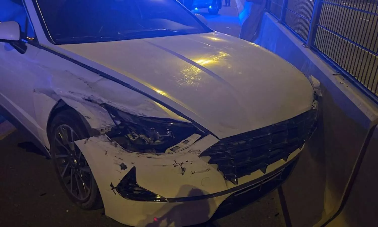 അതിവേഗ പാതയിൽ ക്രൂസ്​ കൺട്രോൾ തകരാറിലായി; ഡ്രൈവറെ രക്ഷപ്പെടുത്തി ദുബൈ പൊലീസ്​