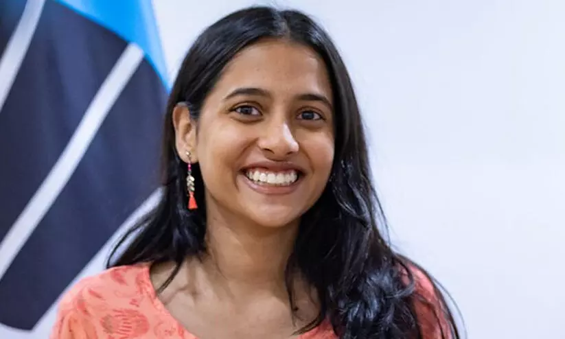 വനിത ലോകകപ്പ് ചെസ്; ഫൈനലിൽ എത്തുന്ന ആദ്യ ഇന്ത്യക്കാരിയായി ദിവ്യ ദേശ്മുഖ് വനിത ലോകകപ്പ് ചെസ്; ഫൈനലിൽ എത്തുന്ന ആദ്യ ഇന്ത്യക്കാരിയായി ദിവ്യ ദേശ്മുഖ്