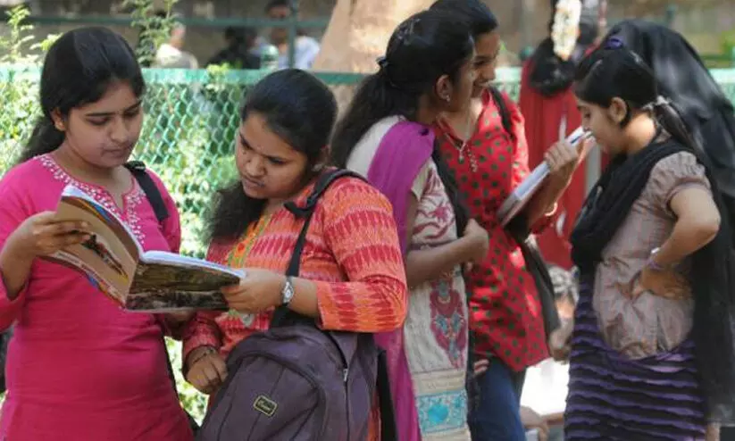 ഉ​ള്ളാ​ളി​ൽ ന്യൂ​ന​പ​ക്ഷ പെ​ൺ​കു​ട്ടി​ക​ൾ​ക്ക് ര​ണ്ട് ഗ​വ.​കോ​ള​ജു​ക​ൾ സ്ഥാ​പി​ക്കു​ന്നു